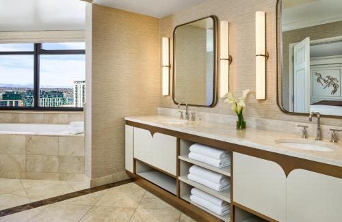 Downtown Denver Hotel | The Ritz-Carlton, Denver