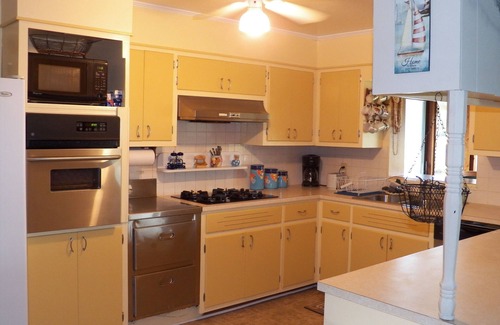 Oak House | The River Getaway 3300 Sq Ft on 1.4 acres - 6.9 Miles From The Beach