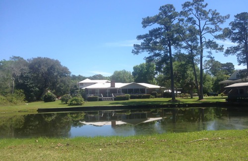 Oak House | The River Getaway 3300 Sq Ft on 1.4 acres - 6.9 Miles From The Beach