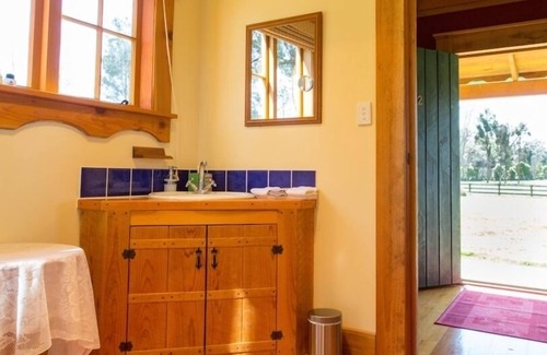 Ohakune Ski Chalet | The River Lodge - Chalet 2 with River View