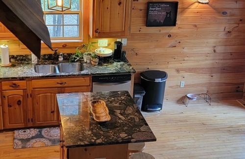 Calhoun Cabin | The River's Edge on the Hiawassee nPet Friendly