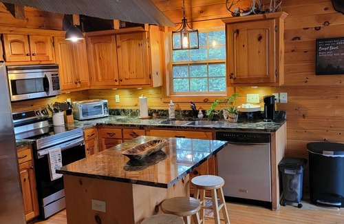 Calhoun Cabin | The River's Edge on the Hiawassee nPet Friendly