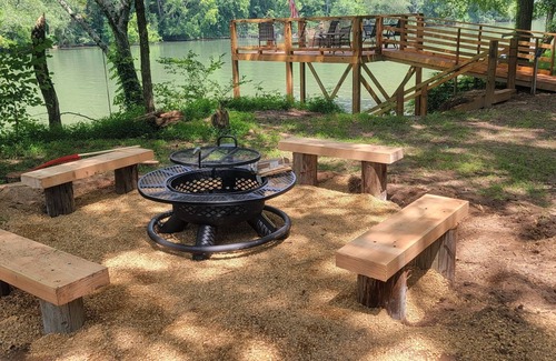 Calhoun Cabin | The River's Edge on the Hiawassee nPet Friendly
