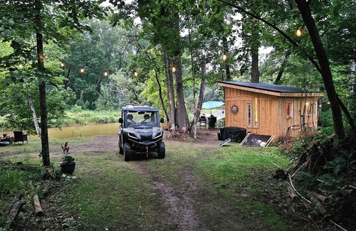 Clare County Cabin | The Riverbend Retreat – Off-Grid Serenity on the Muskegon River