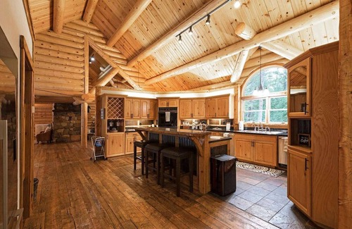 Missoula House | The Riverfront Lodge on the Blackfoot - Private beach!