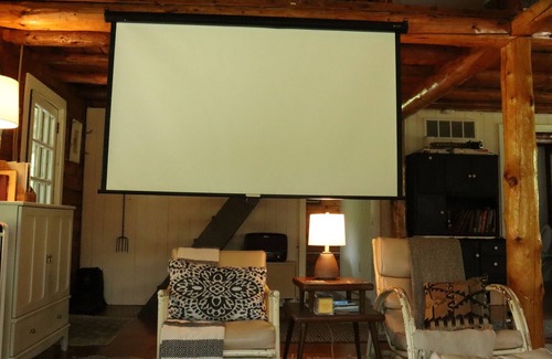 Iron River Cabin | The Riverhaus:Private, peaceful on Paint River