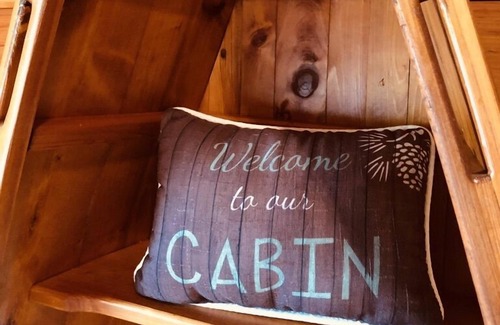 Benton Cabin | The Riverside Cabin @ Ocoee Riverside Farm