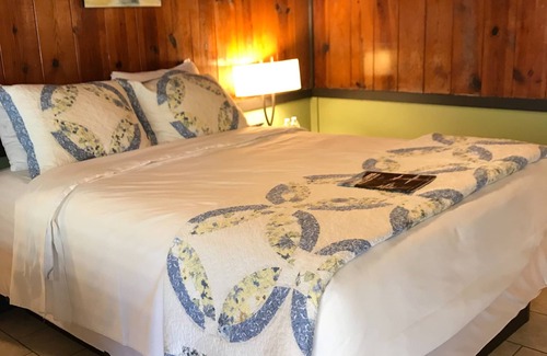 Chimney Rock Cabin | The Riverside Lodge at Chimney Rock