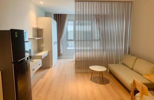 Ben Nghe Apartment | The Rixx Lancaster Apartment @ D1/Netflix/bathtub