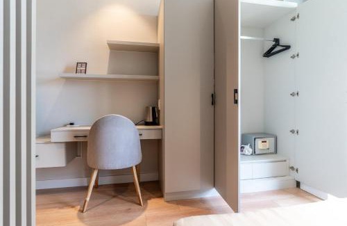 Ben Nghe Apartment | The Rixx Lancaster Apartment @ D1/Netflix/bathtub