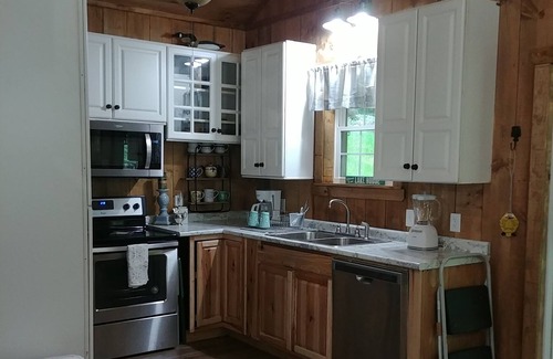 Mammoth Cave House | The Robins Nest!Amish built, an only one mile from neighborhood boat ramp.
