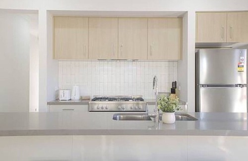 Armstrong Creek House | The Robinson - Host on the Coast