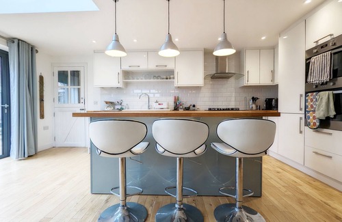 East Wittering Cottage | The Rock House - a family house that sleeps 8 guests in 3 bedrooms