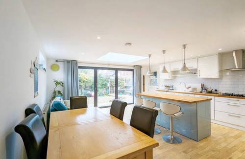 East Wittering Cottage | The Rock House - a family house that sleeps 8 guests in 3 bedrooms