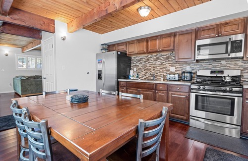 Big Bear City House | The Rock House - Smart TV, Fireplace, Fenced Yard, BBQ
