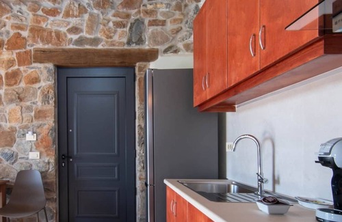 Livadia House | The Rock *Peaceful Retreat House
