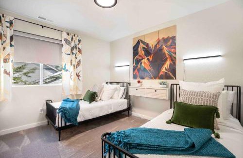 Ponderosa Trails House | The Rock Trail House+Renovated+Modern+Fireplace+EV+Nice Yard