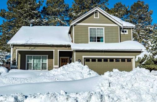 Ponderosa Trails House | The Rock Trail House+Renovated+Modern+Fireplace+EV+Nice Yard