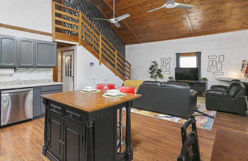 Normal House | The Rocket City Loghouse of Huntsville AL
