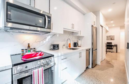 Downtown Toronto Hotel | The Roland Inviting 2BR Basement Suite in Downtown Toronto