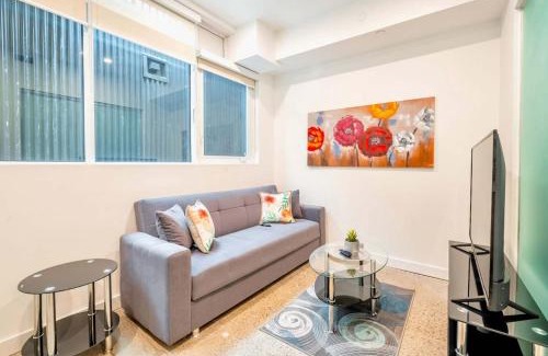 Downtown Toronto Hotel | The Roland Peaceful 2BR Suite Near Downtown Toronto