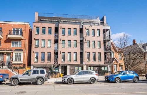 Downtown Toronto Hotel | The Roland Peaceful 2BR Suite Near Downtown Toronto