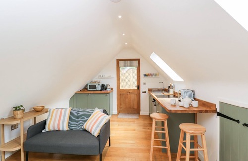Burford Cottage | THE ROOKERY, pet friendly, with a garden in Burford