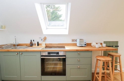 Burford Cottage | THE ROOKERY, pet friendly, with a garden in Burford