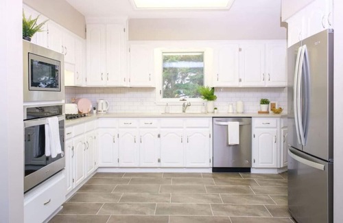 Leamington Cottage | The Rose Cottage: on the Lake - Stay with Us!