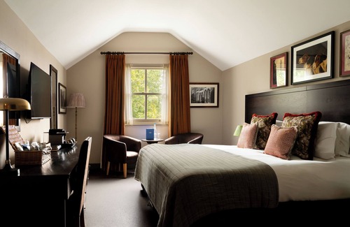 Village Hotel | The Rose & Crown Wimbledon