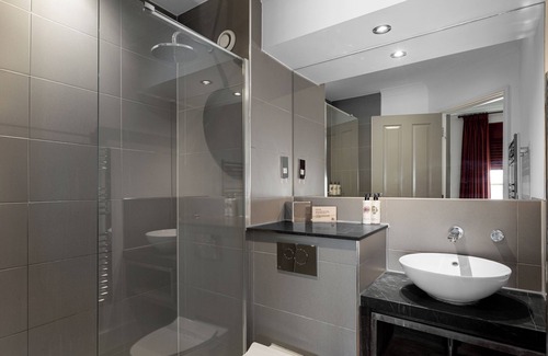 Village Hotel | The Rose & Crown Wimbledon