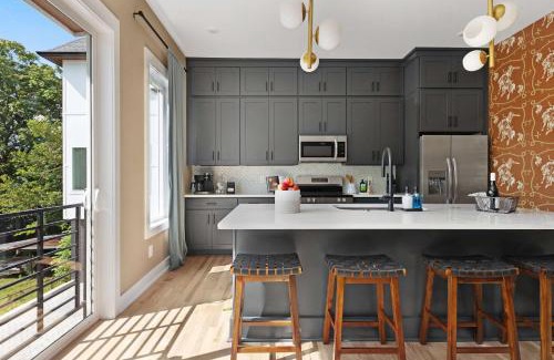 Hurwood Heights House | The Rosedale - Rooftop by Geodis Park