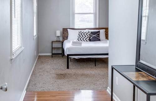 Madison Apartment | The Rosemary Villa - Close to Downtown Broadway