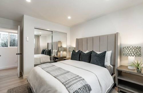 Beach Barber Tract House | The Rosemont - La Jolla Luxury