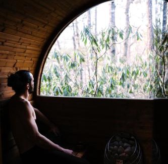 Fairview House | The Rosewood Cottage - Sauna, Soak, and Luxury