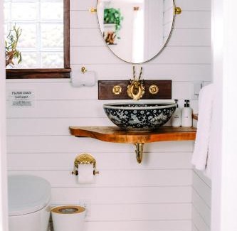 Fairview House | The Rosewood Cottage - Sauna, Soak, and Luxury