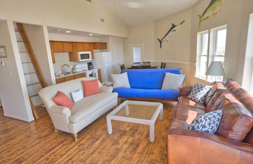Cedar Lane House | THE ROUND HOUSE AT SARGENT BEACH AMAZING 360 DEGREE VIEWS