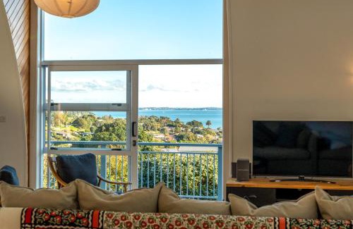 Surfdale House | The Round House
