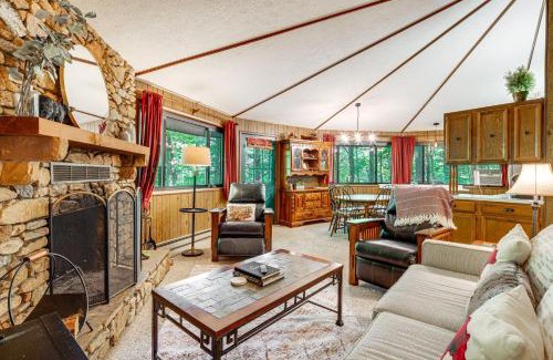 Hendersonville House | The Round House - Treetop North Carolina Cabin!