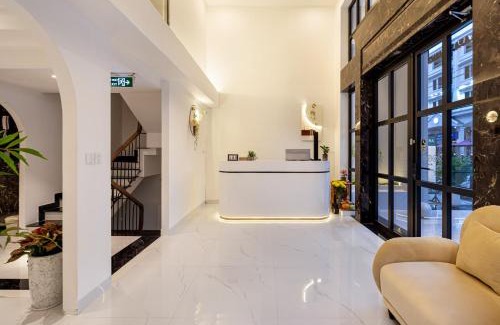 Phu My Hung Apartment | The Royal Hotel & Apartment - Phu My Hung
