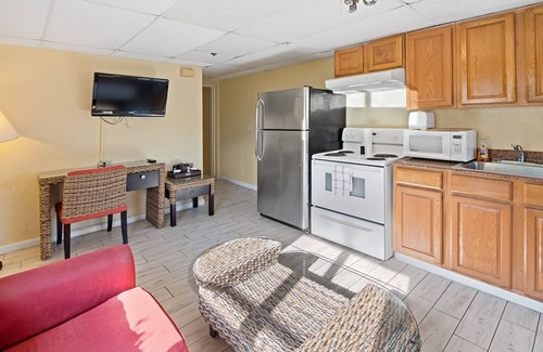 Fort Pierce Hotel | The Royal Inn Beach Hotel Hutchinson Island