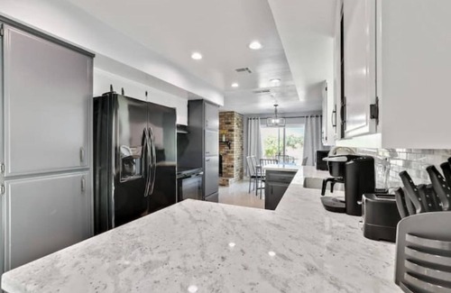 Visalia House | The Royal Oak Splash💦Sequoia Nat'l Park🌳 Lake🏔Mts