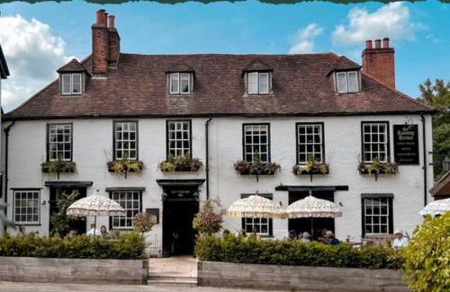 Mickleham Hotel | The Running Horses