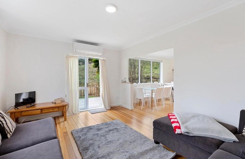 Tauranga House | The Rural Escape - Waitao Holiday Home