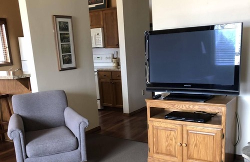 Baileys Harbor Condo | The Rushes 3BR Condo with Fireplace & Lakefront Views
