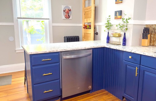 Albany Apartment | "The Rustic Home" - In the heart of Albany - 3 Bedroom - Sleeps 6