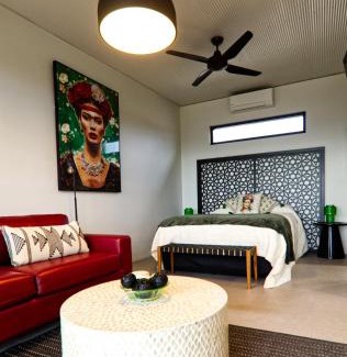 Dudley West Villa | The Rusty Kangaroo - Spectacular Ocean View Boutique Studio