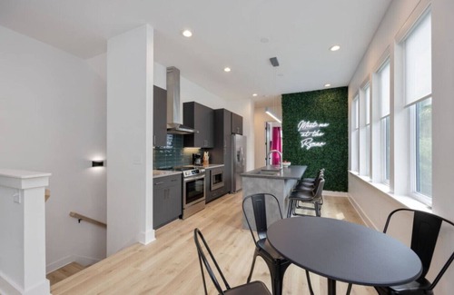 Radnor House | "The Ryman" 4BR Haven with Scenic Rooftop