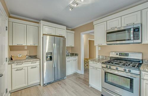 North Charleston Apartment | The Sabine cute 1 bedroom minutes to Park Circle