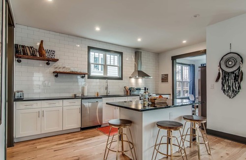 McFerrin Park House | The Sage Estate - Only 6 Minutes from Downtown